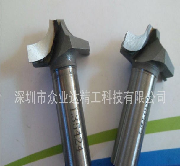 Jaká je rychlost otáčení a rychlost posuvu svařovací frézy？