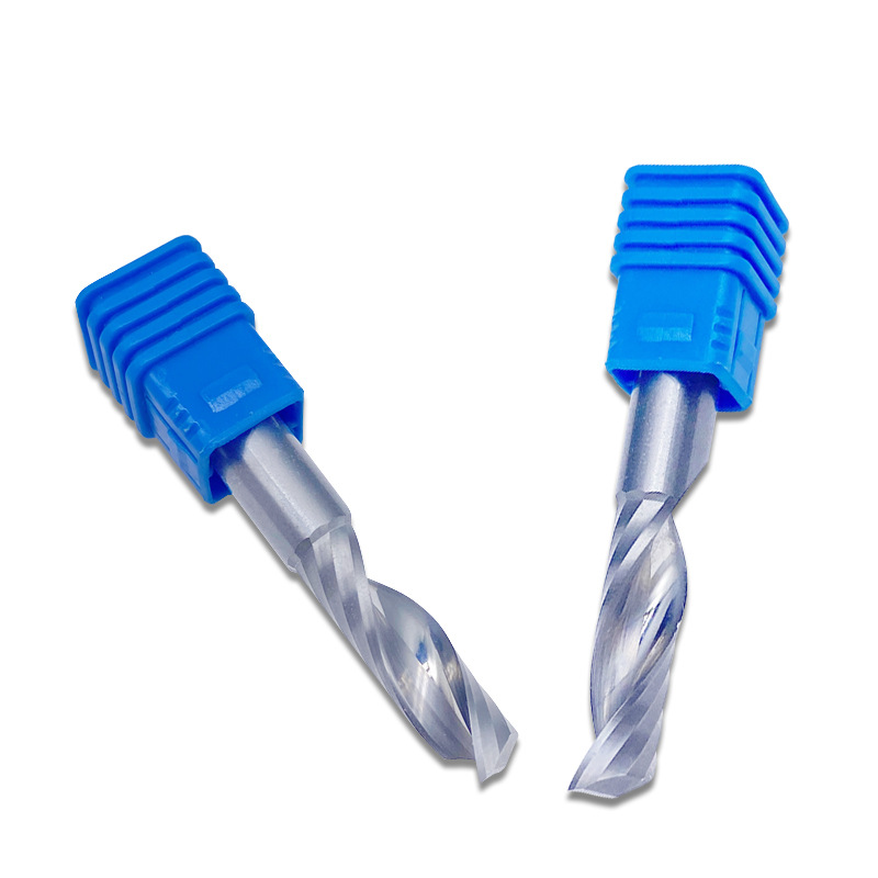 Jak si vybrat mezi nástroji PCD a MCD?